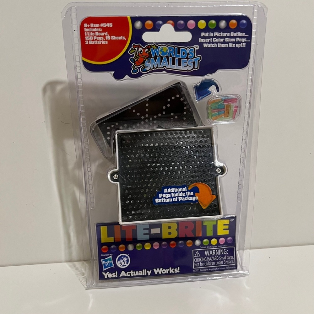 World's Smallest Lite‎ Brite Retro Light Up Toy Peg Board 150 Pegs 15 Sheets